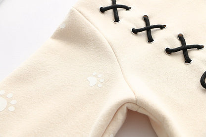 猫の刺繍が入ったトップスのデザインのアップ３